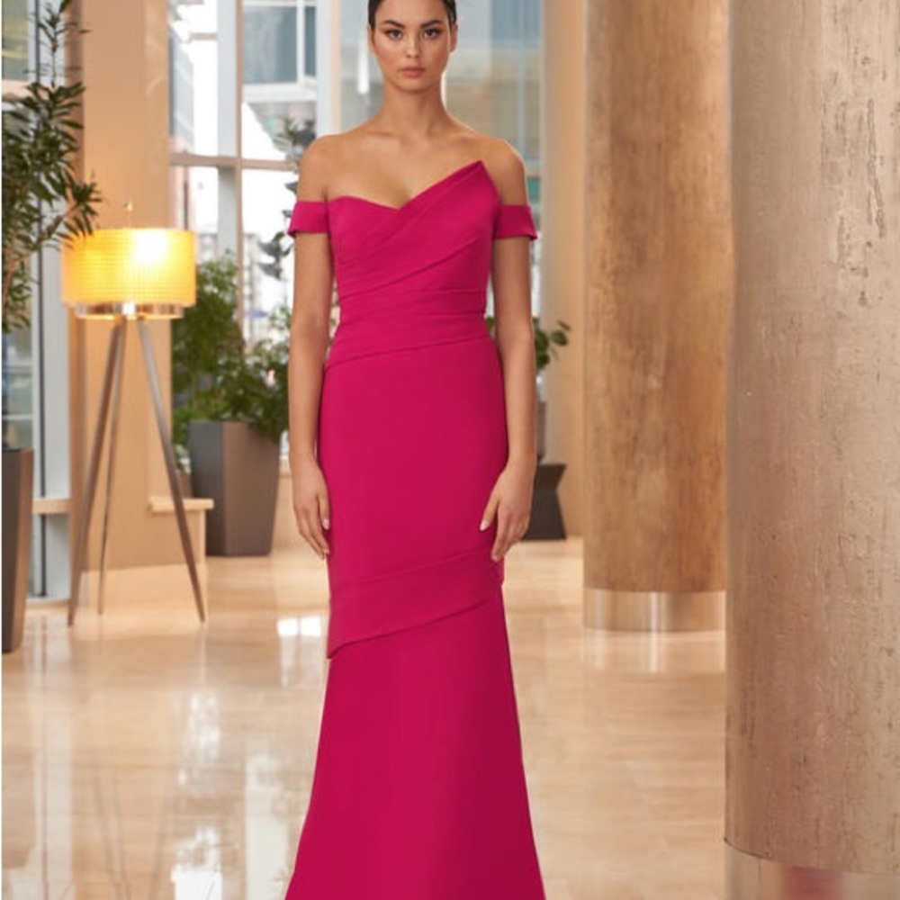 Alexander Daymor Couture sz 6 NWT
